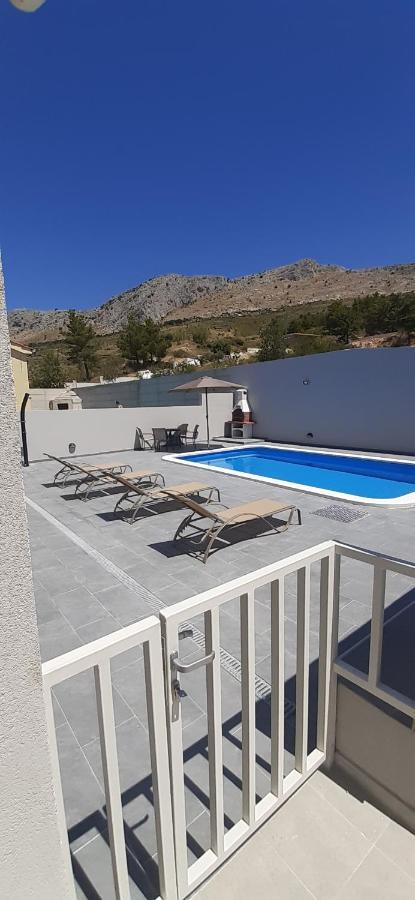 House With Private Pool Magdalena Appartamento Podstrana Esterno foto